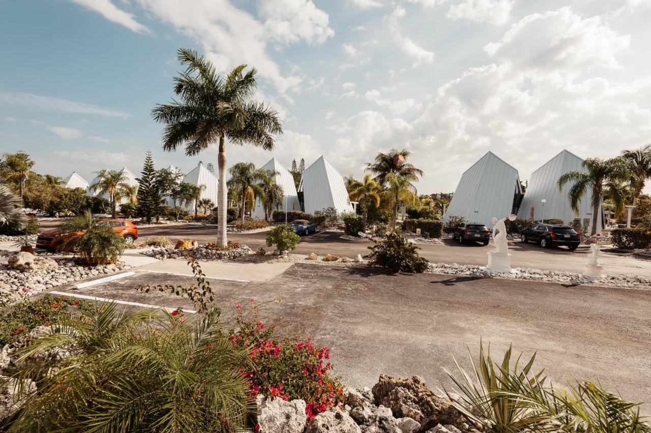 Отель Pyramids In Florida Эстеро Экстерьер фото